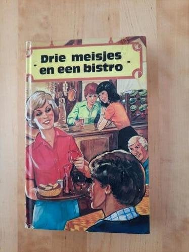 DRIE MEISJES EN EEN BISTRO -  WILLY VAN DER HEIDE, Ophalen of Verzenden, Gelezen
