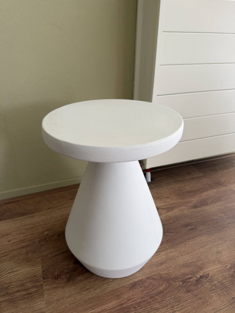 Bijzettafel Poppi Off-White, Huis en Inrichting, Tafels | Bijzettafels, Overige materialen, Minder dan 55 cm, Rond, Zo goed als nieuw