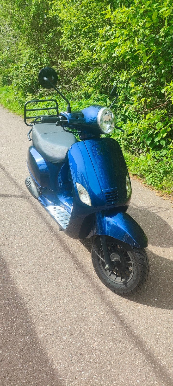 Vespa look btc riva scooter, Fietsen en Brommers, Ophalen, Gebruikt, Benzine, Maximaal 25 km/u