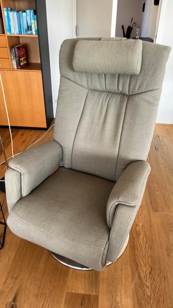 Groen grijze elektrisch verstelbare fauteuils, Ophalen, Zo goed als nieuw, 75 tot 100 cm, 50 tot 75 cm