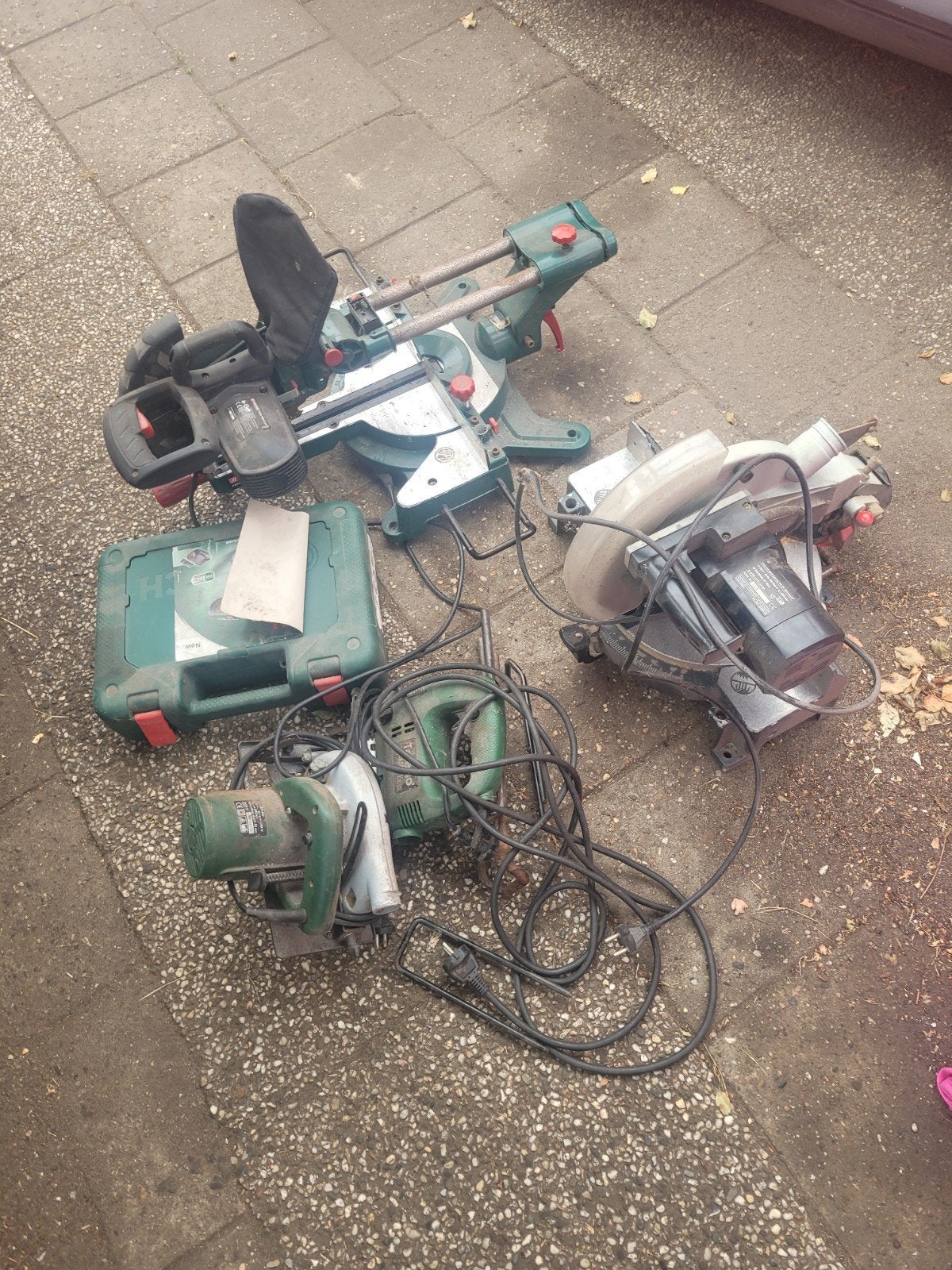 Gratis electrische gereedschap, Ophalen