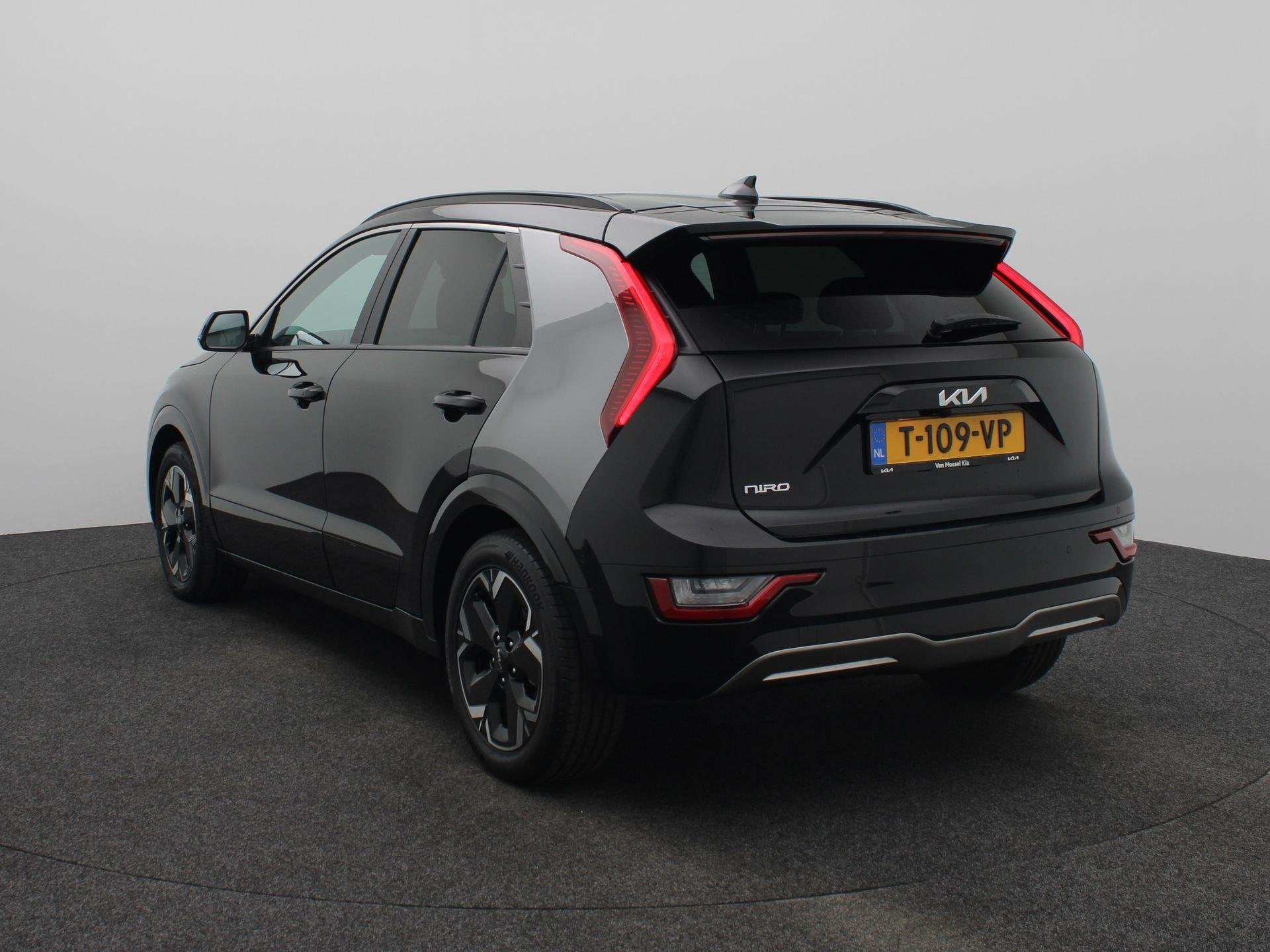 Kia Niro EV ExecutiveLine 64.8 kWh | Stoel Verwarming & Koel, 12 maanden, 750 kg, 1657 kg, Zwart
