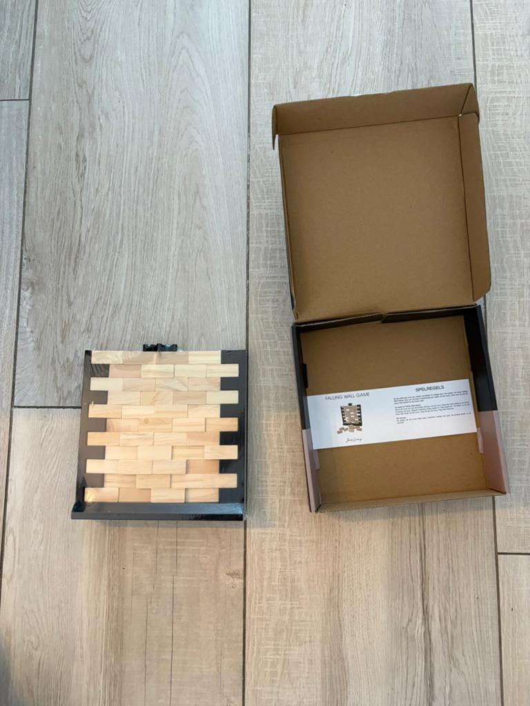 Falling wall game. Jens living, Ophalen of Verzenden, Nieuw