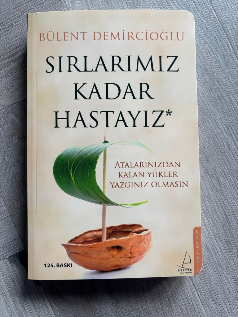 Sırlarımız Kadar Hastayız - Bülent Demircioğlu, Ophalen of Verzenden, Gelezen