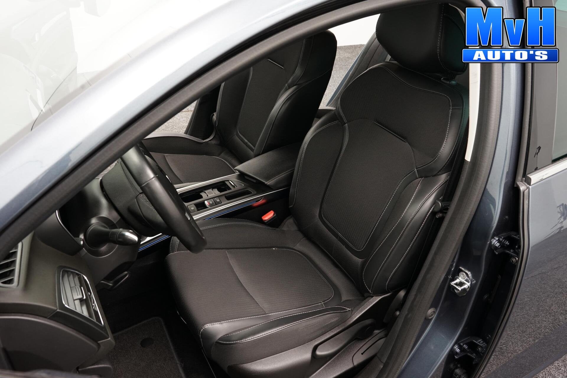 Renault Megane Estate 1.6 E-Tech PHEV 160 Intens|CAM|SOH89%|, Auto's, Renault, 77 km/l, Gebruikt, 4 cilinders, Met garantie (alle)