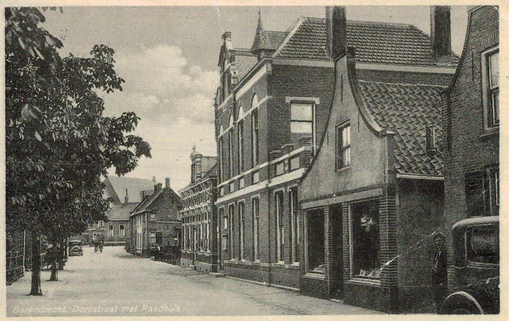 BARENDRECHT Dorpstraat met Raadhuis, Verzamelen, Ansichtkaarten | Nederland, Ophalen of Verzenden, Voor 1920, Ongelopen, Zuid-Holland