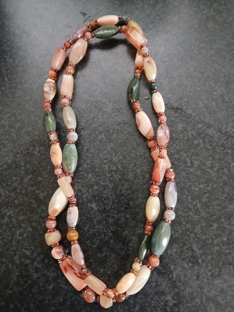 Prachtige ketting van natuursteen., Ophalen, Zo goed als nieuw, Overige kleuren, Overige materialen