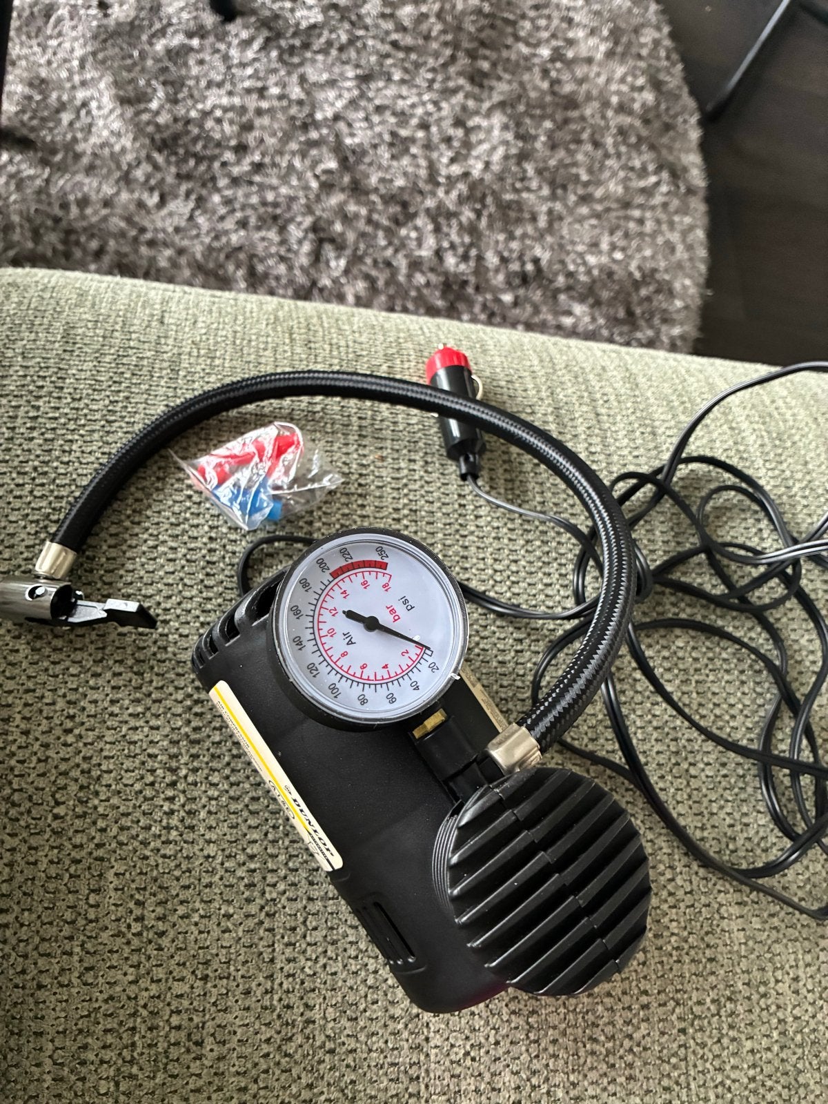 Draagbare Luchtcompressor 12V voor Banden, Luchtbed, Badje, Ophalen, Gebruikt, Minder dan 200 liter/min, Minder dan 25 liter