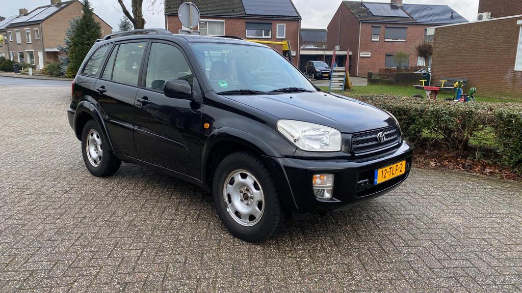 Toyota RAV4 1.8-16V VVT-i Luna, Auto's, Toyota, Voorwielaandrijving, Gebruikt, Zwart, 4 cilinders