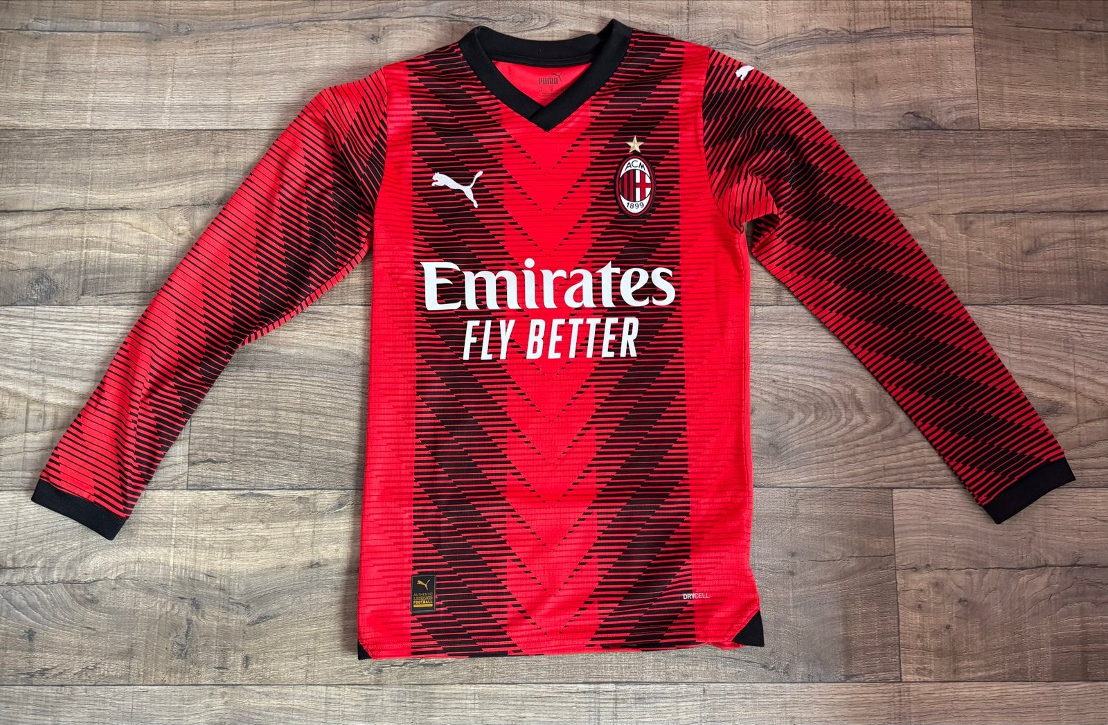 AC Milaan trui xs, Sport en Fitness, Voetbal, Maat XS of kleiner, Ophalen of Verzenden, Zo goed als nieuw, Shirt