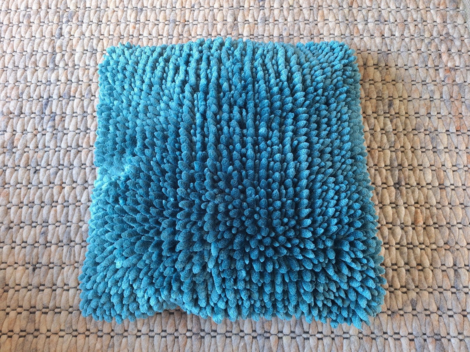 Petrol sierkussen 45x45 cm, Huis en Inrichting, Ophalen of Verzenden, Zo goed als nieuw, Blauw, Vierkant