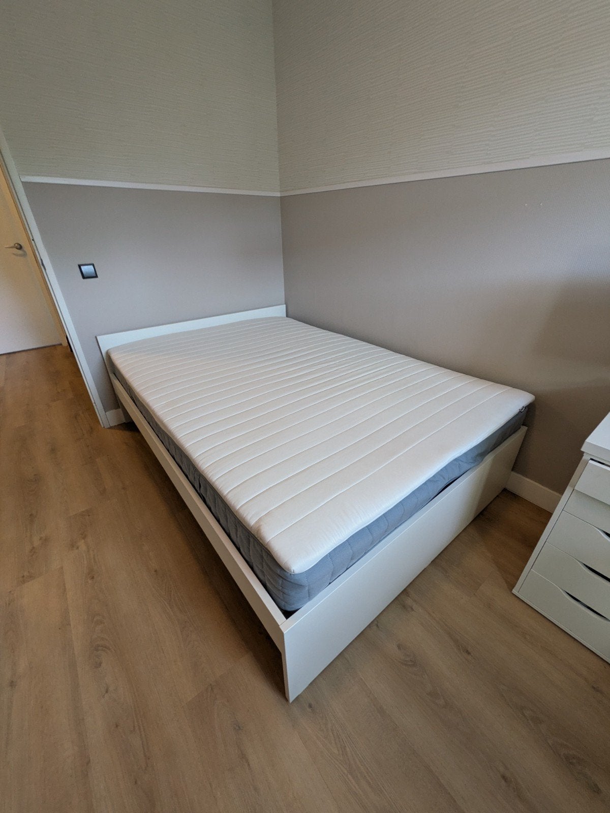 Ikea bed 140x200 cm met matras, Ophalen, Gebruikt, Wit, Tweepersoons