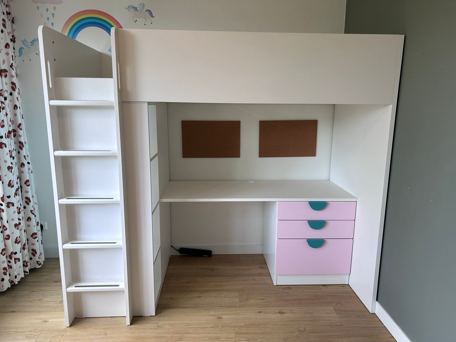 Hoogslaper met bureau en kast - Ikea Småstad, Huis en Inrichting, Slaapkamer | Stapelbedden en Hoogslapers, Ophalen, Gebruikt