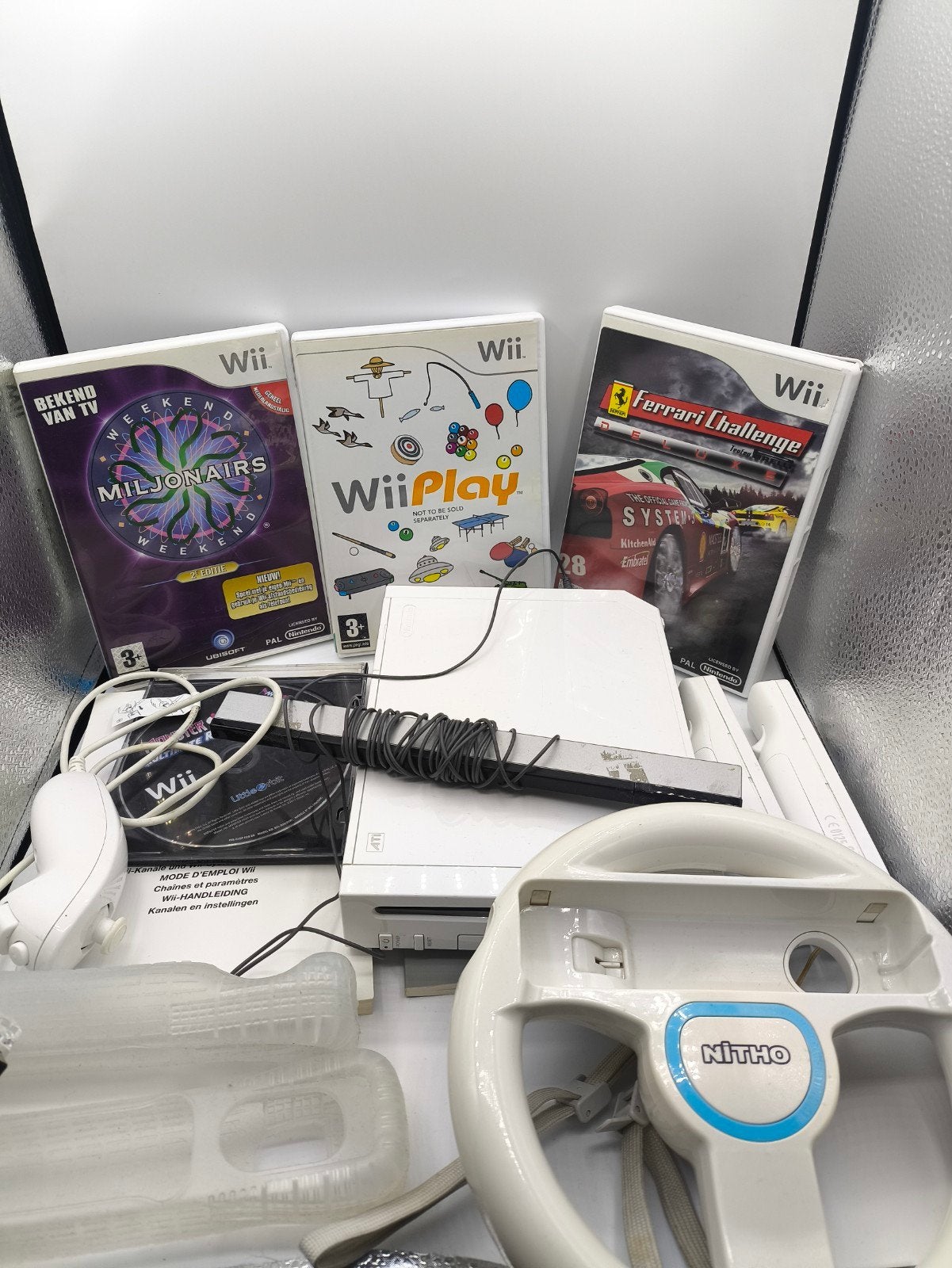 Complete Wii-set met 4 games, 2 controllers en accessoires, Spelcomputers en Games, Nintendo, Nintendo, Met 2 controllers, Ophalen of Verzenden