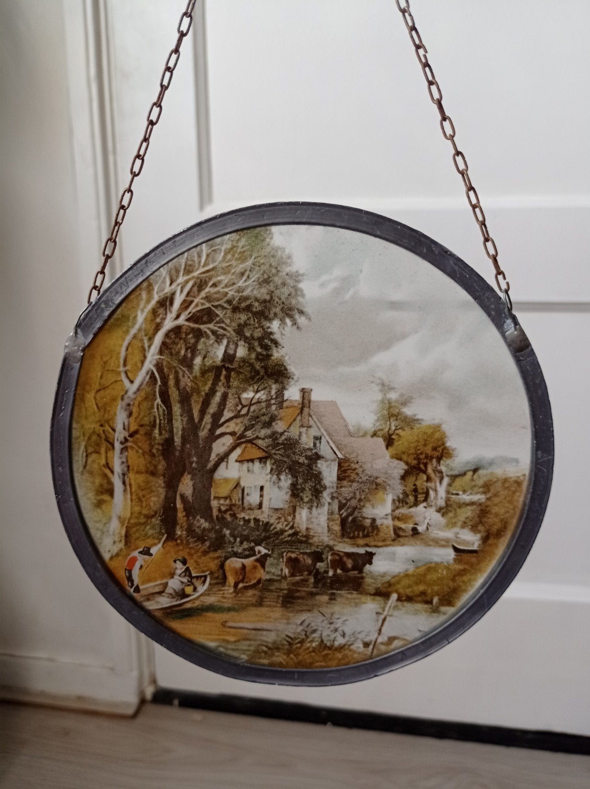 Dit is een vintage, ronde glazen raamhanger, Ophalen of Verzenden