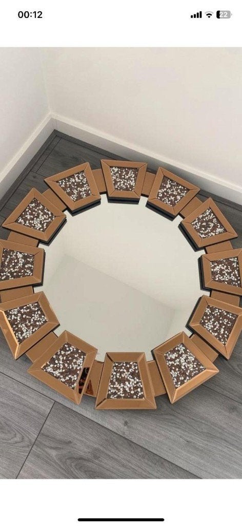 Decoratieve, ronde muurspiegel - brons, Ophalen, Rond, Zo goed als nieuw, 75 tot 100 cm