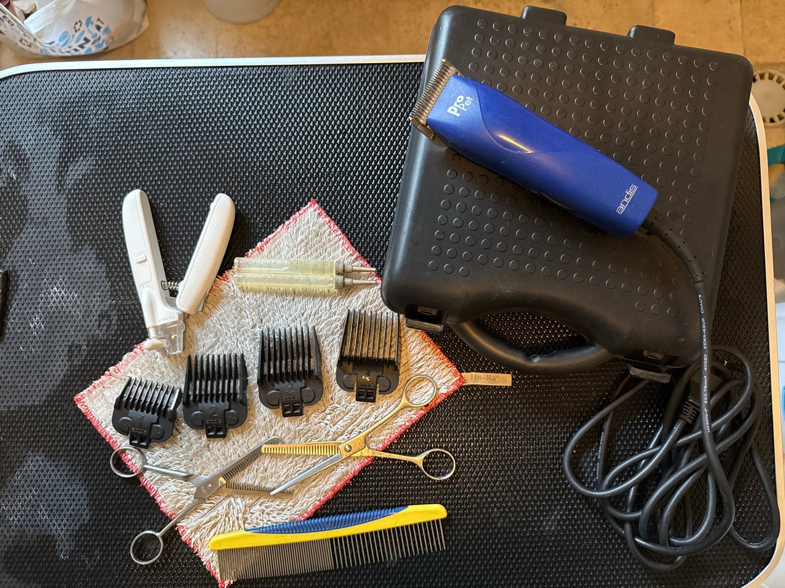 Honden Trim tondeuze met toebehoren, Ophalen, Gebruikt