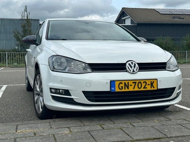 Luxe VW Golf 1.2 TSI 2015 – Full Options |Wit, Auto's, Voorwielaandrijving, Dealer onderhouden, 4 cilinders, Wit