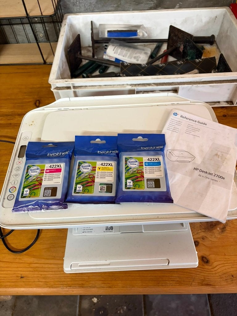 HP DeskJet 2700e All-in-One printer met 3 extra cartridges, Computers en Software, Printers, Gebruikt, All-in-one, Inkjetprinter