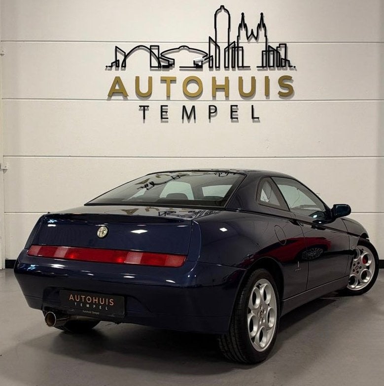 Alfa Romeo GTV 3.0-24V V6 L Nap Airco Leder Sportuitlaat 17I, Auto's, Voorwielaandrijving, Dealer onderhouden, Gebruikt, Zwart