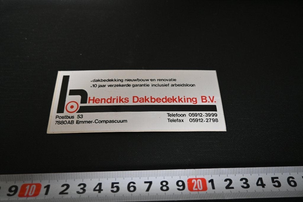 sticker Emmer Compascuum HENDRIKS Dakbekking bv, Ophalen of Verzenden, Zo goed als nieuw