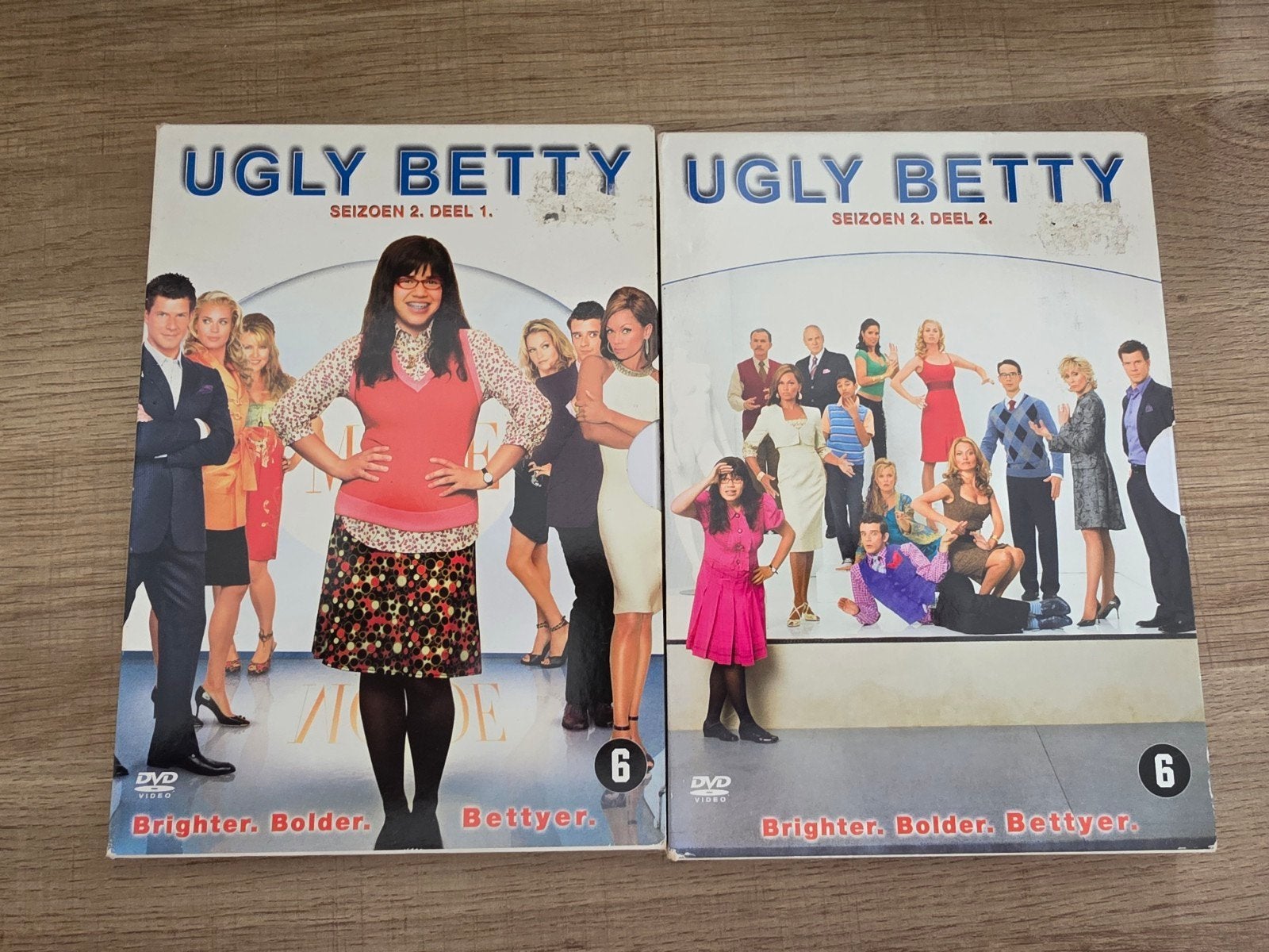 Ugly betty seizoen 2  deel 1 & 2, Alle leeftijden, Ophalen of Verzenden, Zo goed als nieuw, Drama