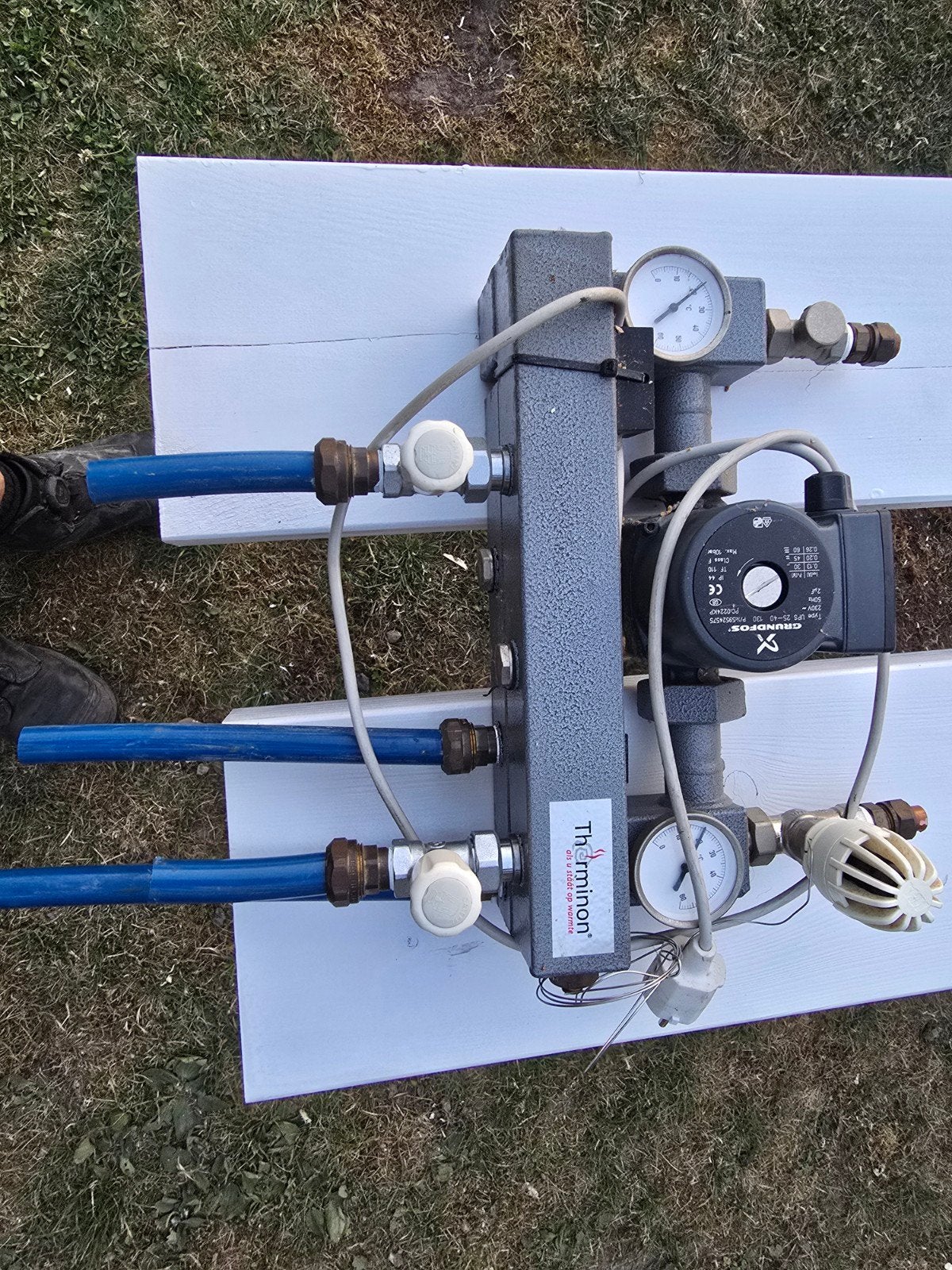 Therminon vloerverwarmingsverdeler met Grundfos pomp, 30 tot 80 cm, Gebruikt, Overige typen, Ophalen of Verzenden