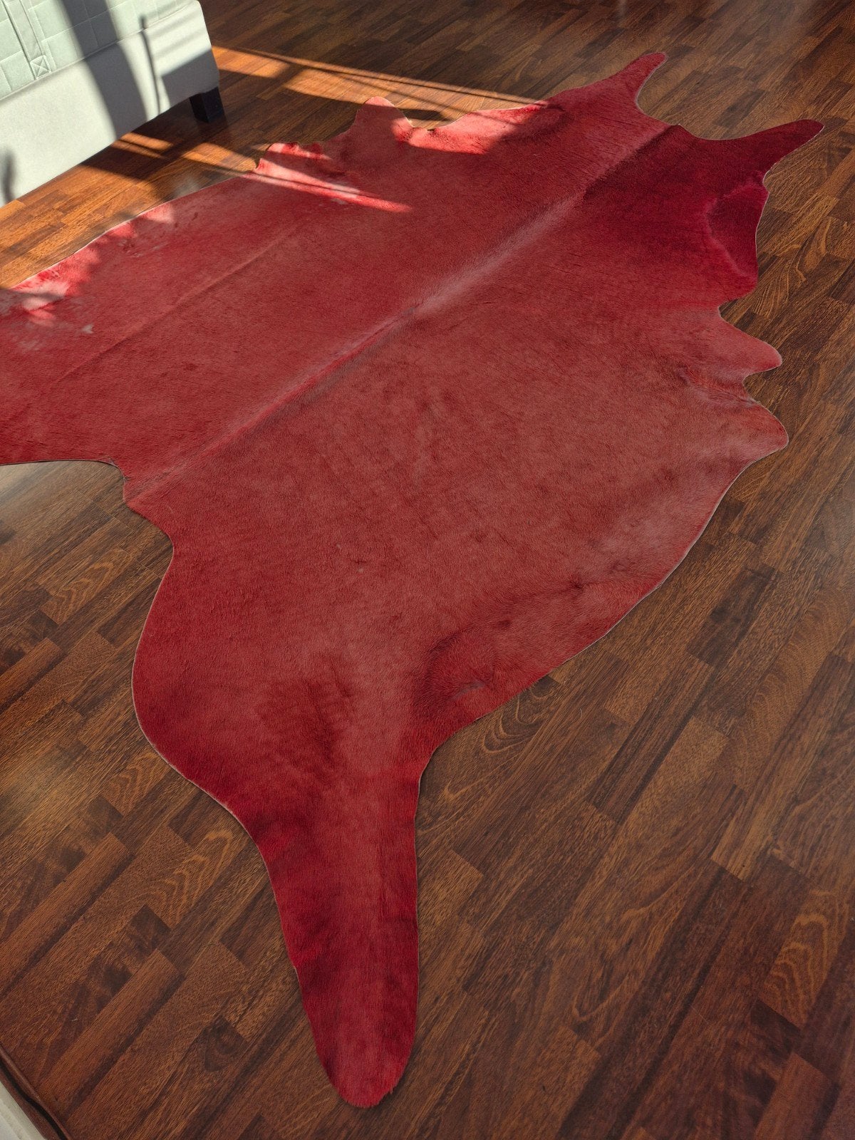 Rood koeienhuid vloerkleed, 100 tot 150 cm, Modern, Landelijk, Bohemian, Ophalen of Verzenden, Zo goed als nieuw