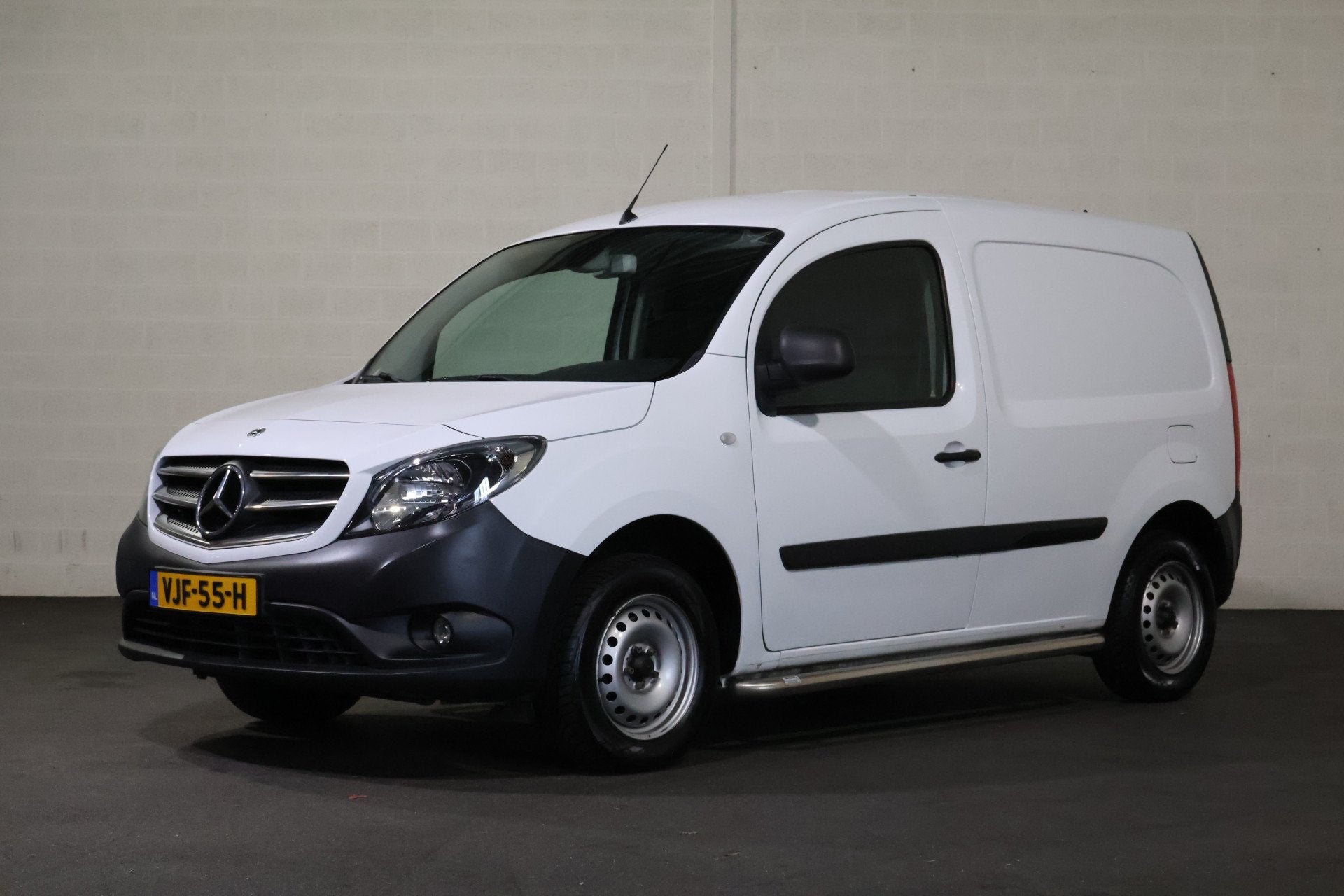 Mercedes-Benz Citan 111 CDI Airco Navigatie Camera Trekhaak, Auto's, Voorwielaandrijving, Gebruikt, Euro 6, 4 cilinders