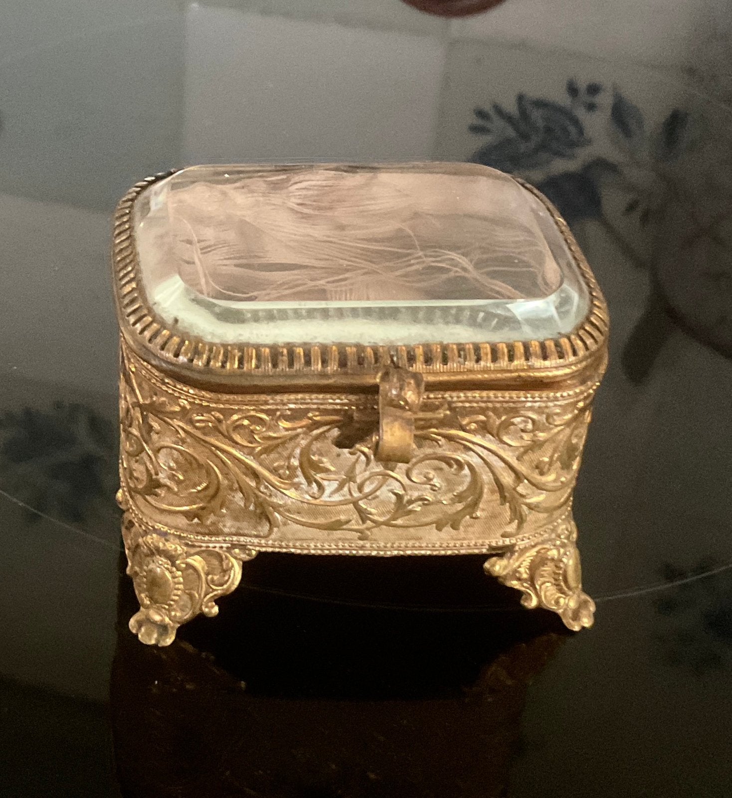 Antiek vuurvrguld sieradenkistje met geslepen glas, Antiek en Kunst, Ophalen of Verzenden