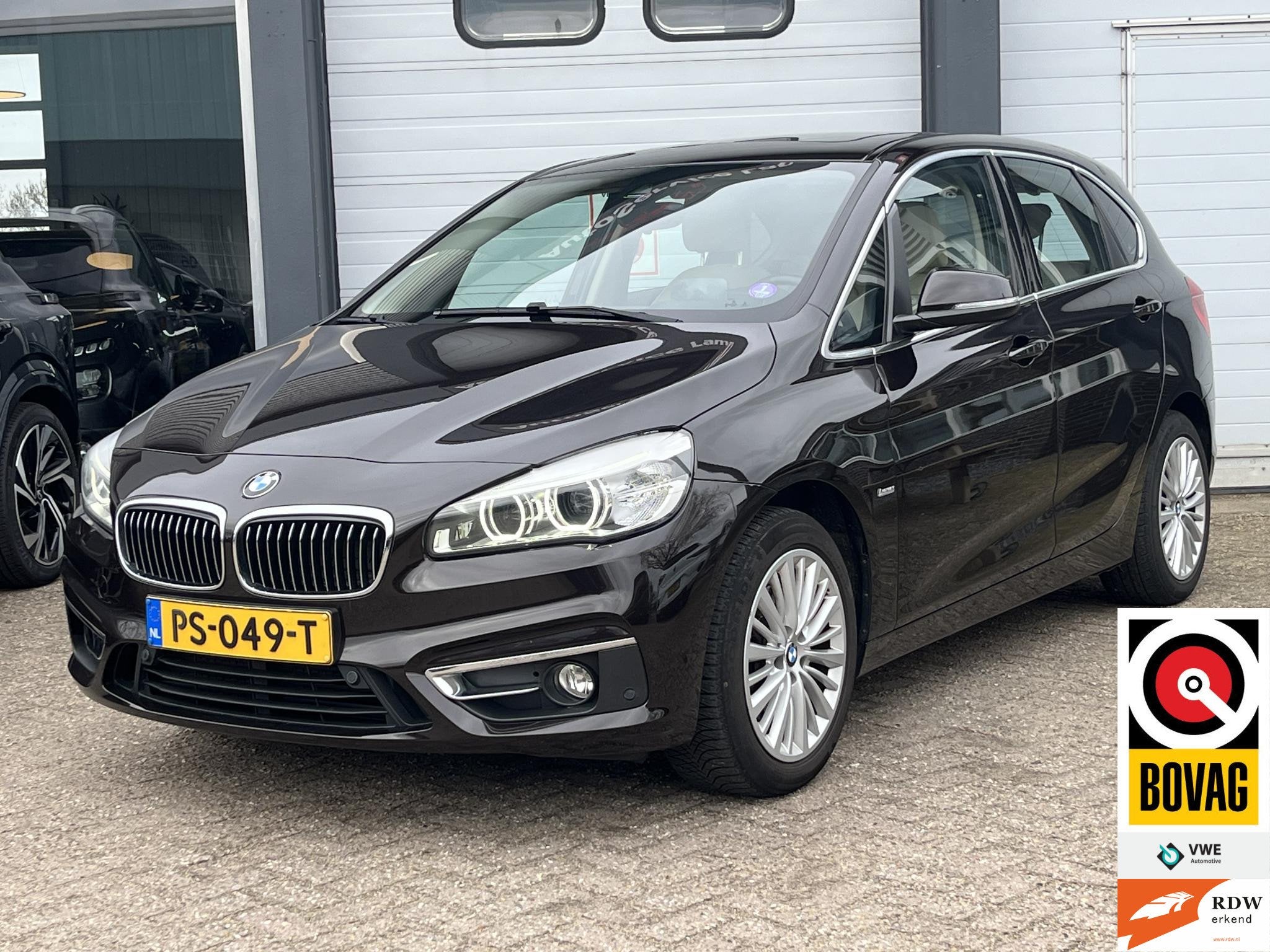 BMW 2-serie Active Tourer 220i High Executive luxury line St, Auto's, BMW, 1998 cc, 730 kg, Gebruikt, Bruin