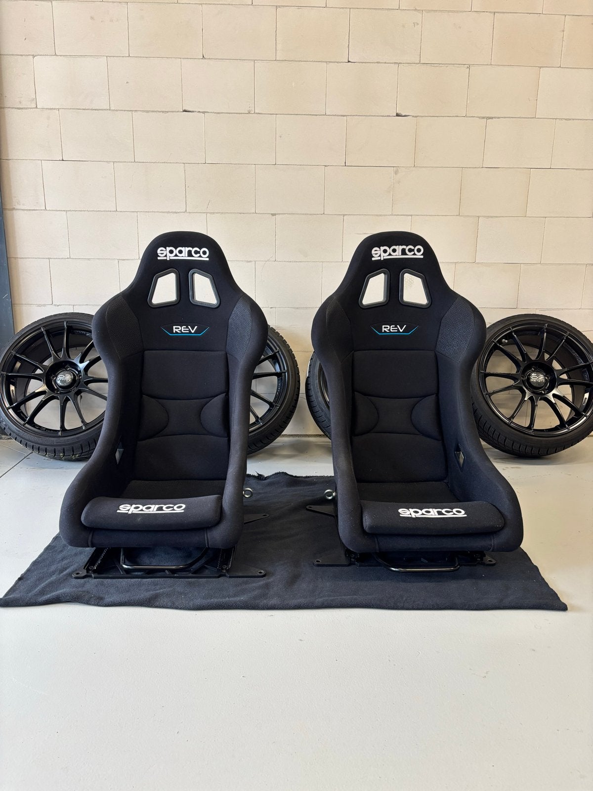 Sparco REV QRT schaalstoelen + frames voor MQB platform, Auto-onderdelen, Ophalen, Gebruikt, Overige automerken