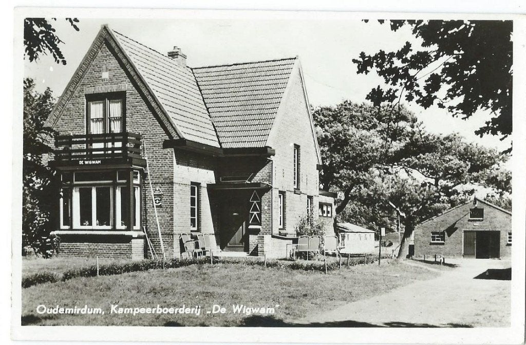 Ansichtkaart  OUDEMIRDUM    Kampeerboerderij De Wigwam, Verzamelen, Ansichtkaarten | Nederland, Verzenden, 1940 tot 1960, Ongelopen