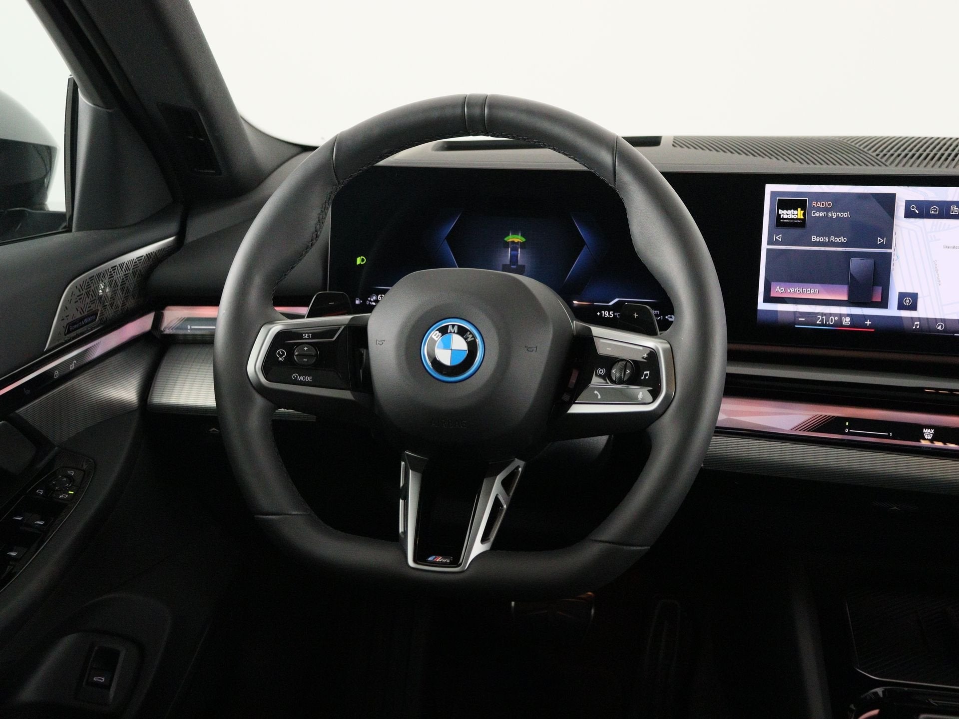 BMW 5 Serie Touring 550e xDrive (bj 2026, automaat), Auto's, Automaat, Dealer onderhouden, Gebruikt, Zwart