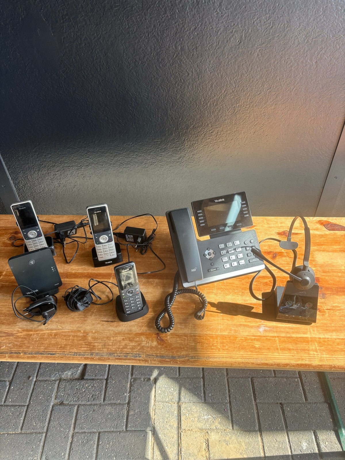 Yealink DECT telefoons, basisstation en bureautelefoon, Ophalen, Gebruikt, 1 handset, Stralingsarm