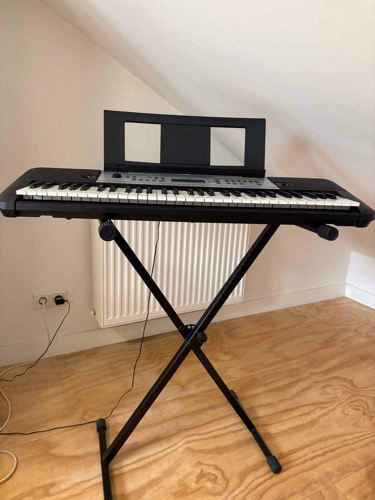 Yamaha YPT-255 Keyboard met standaard, Muziek en Instrumenten, Keyboards, Ophalen, 61 toetsen, Yamaha, Zo goed als nieuw