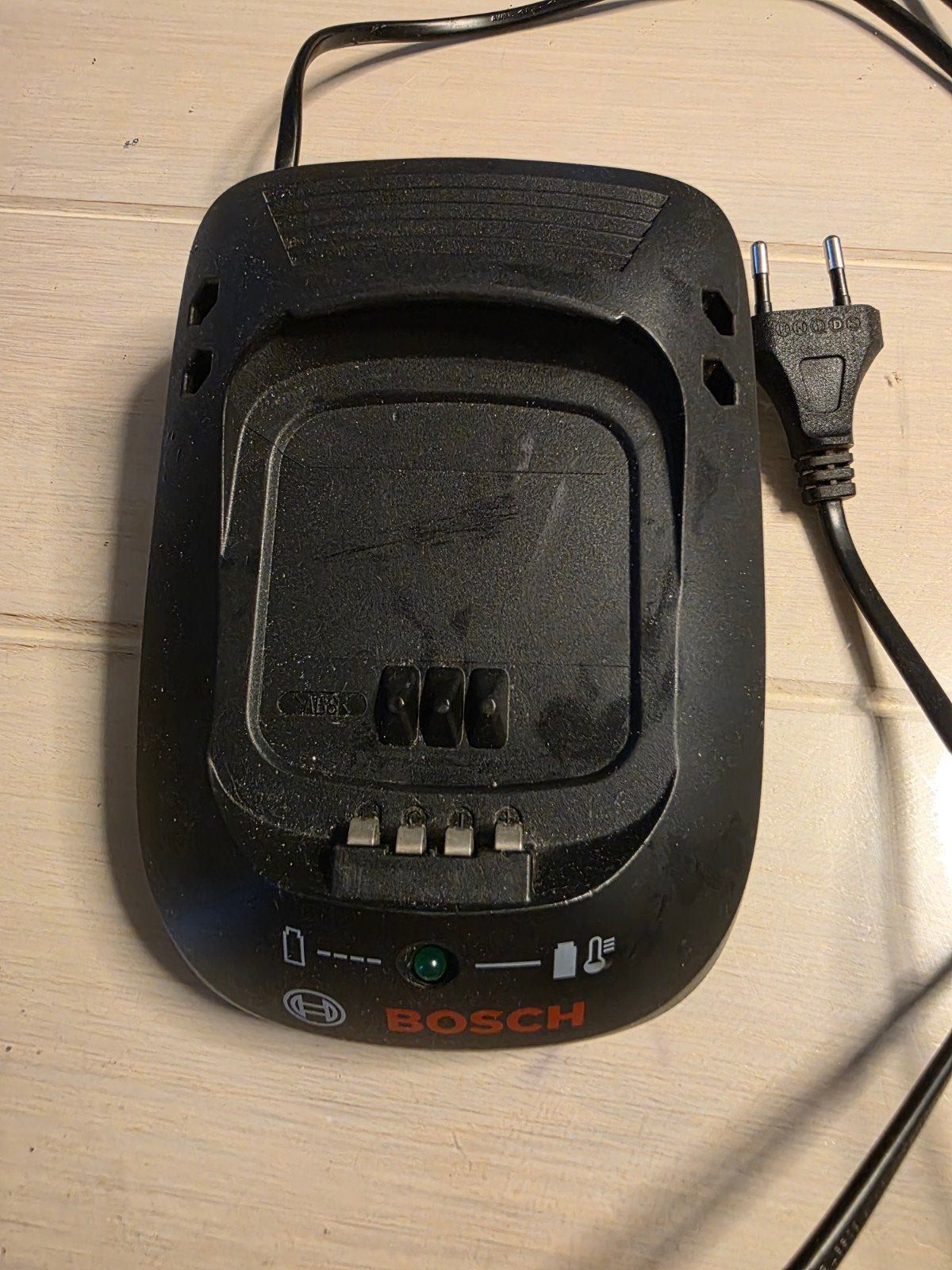 Bosch AL 2215 CV Li-ion acculader voor 14.4V/18V Accu's, Ophalen of Verzenden, Gebruikt