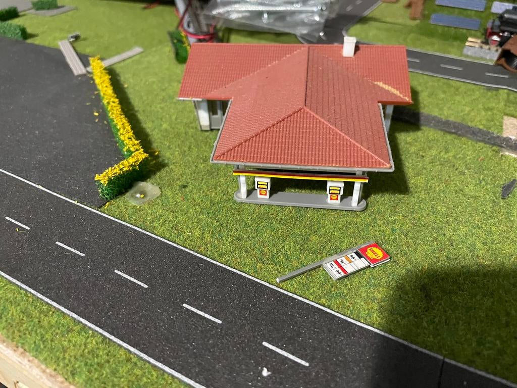 N spoor shell tankstation, Hobby en Vrije tijd, Modeltreinen | N-Spoor, Verzenden, Gelijkstroom, Wagon, Overige merken