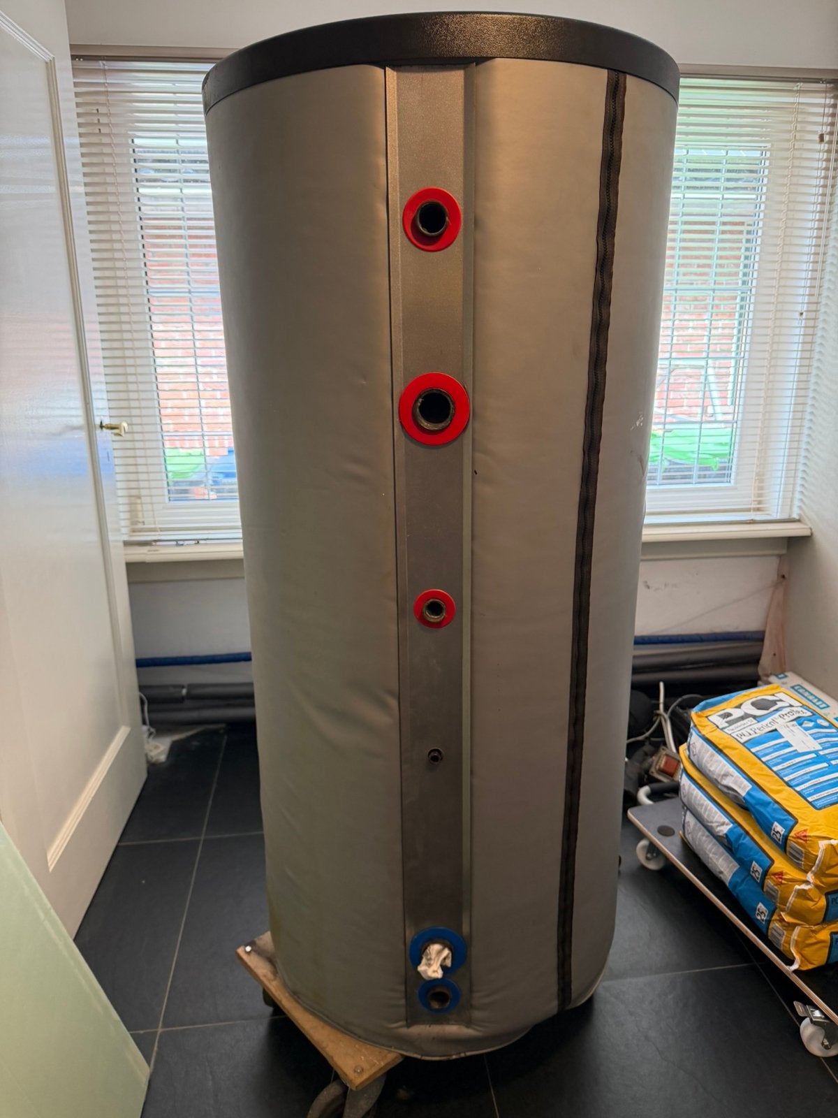 mastertherm sgw(S) buffervat 300 liter. in zeer goede staat, Doe-het-zelf en Verbouw, Geisers en Boilers, Ophalen, 100 liter of meer