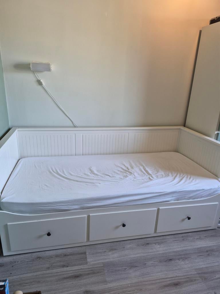 Bed hemnes, Huis en Inrichting, Slaapkamer | Bedden, Ophalen, Gebruikt, Wit, 80 cm
