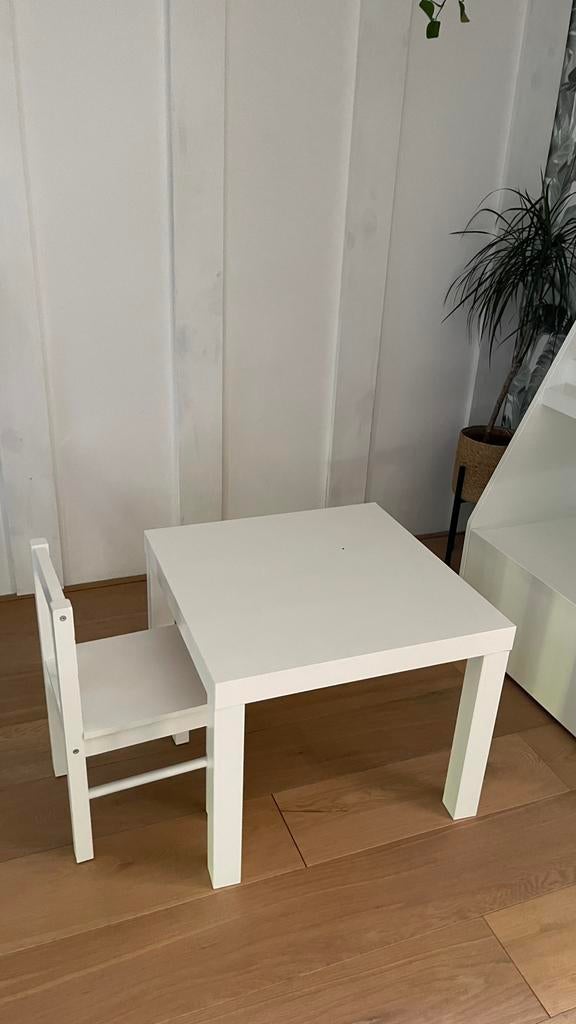 Kinder tafeltje + stoeltje, Kinderen en Baby's, Kinderkamer | Tafels en Stoelen, Ophalen, Zo goed als nieuw, Tafel(s) en Stoel(en)