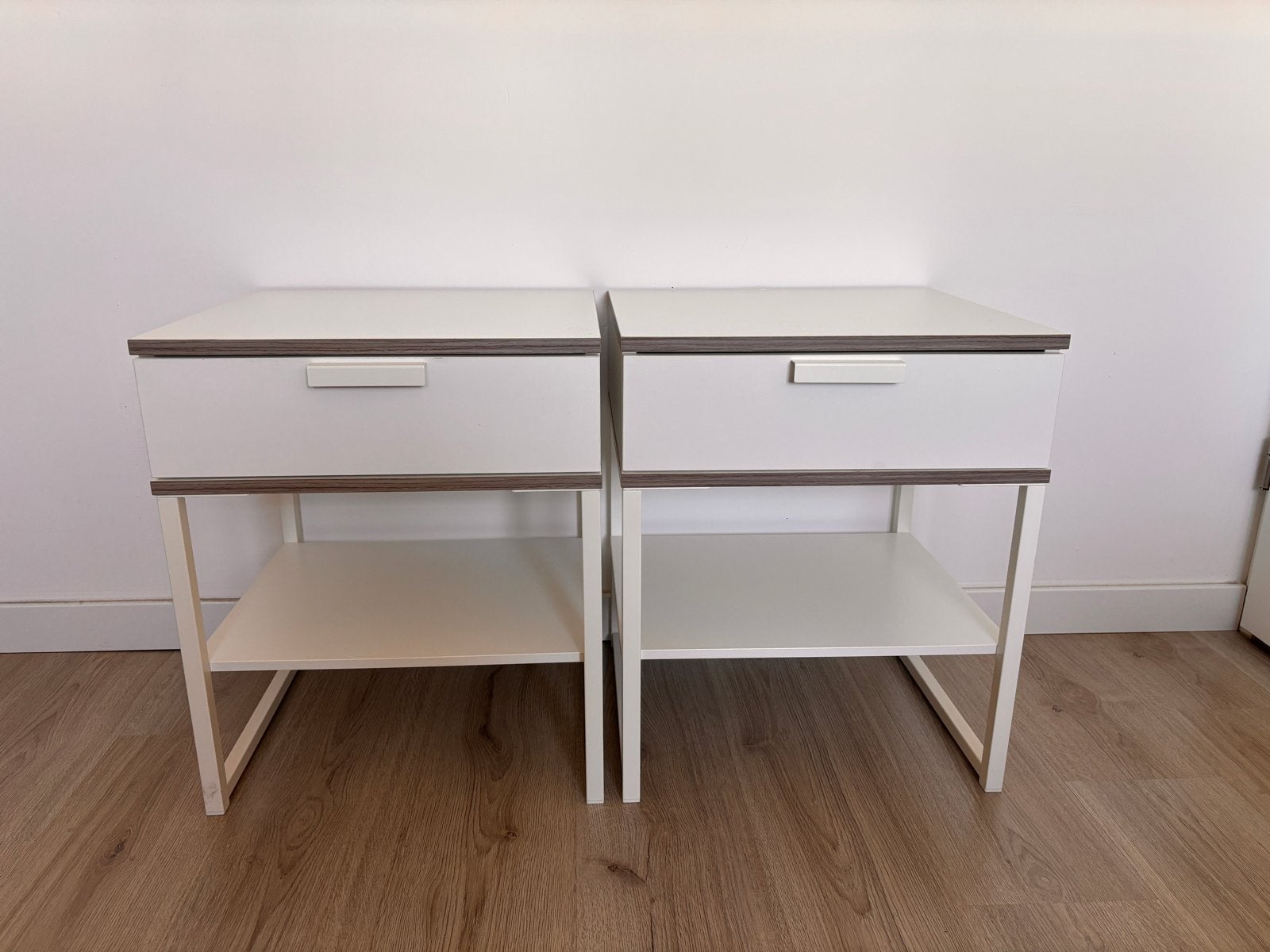 2x Ikea Trysil bijzettafel met lades - Gebruikt, Minder dan 55 cm, Gebruikt, Rechthoekig, Hout