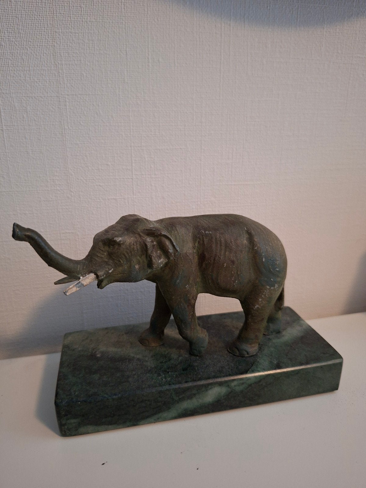 olifant brons op marmer voetstuk antiek, Ophalen, Brons