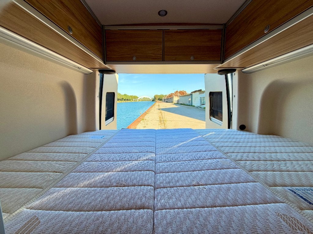 Foto 11 van Hymer Grand Canyon S 4x4, Lithium, Solar, 1e eig, topstaat