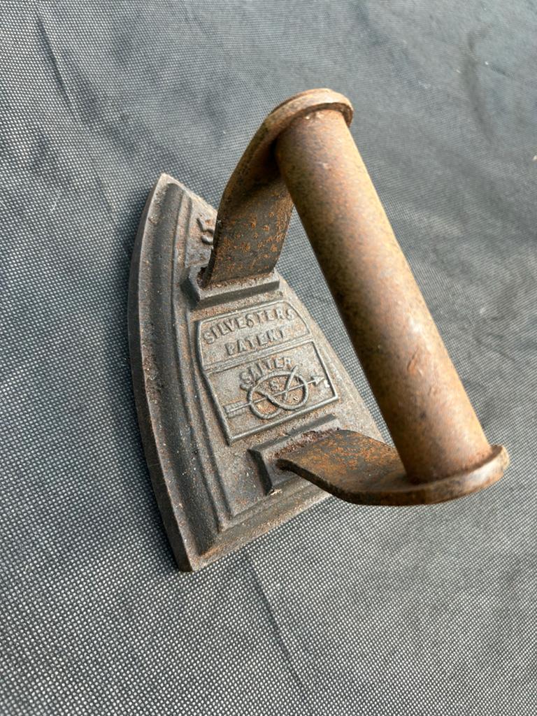 Antiek strijkijzer - Decoratief, Antiek en Kunst, Curiosa en Brocante, Ophalen of Verzenden
