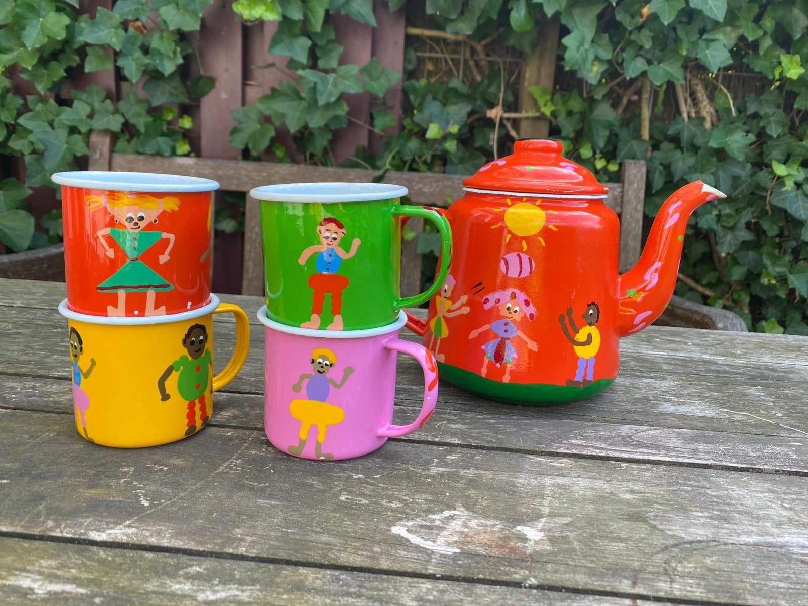 Emaille kampeerservies: 4 mokken en theepot, Antiek en Kunst, Ophalen