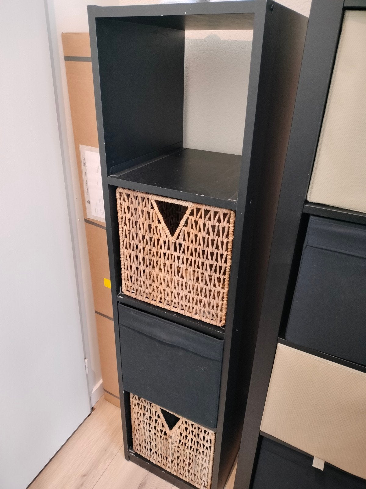 IKEA Kallax kast 4 vakken met 3 manden, Huis en Inrichting, Ophalen, Gebruikt