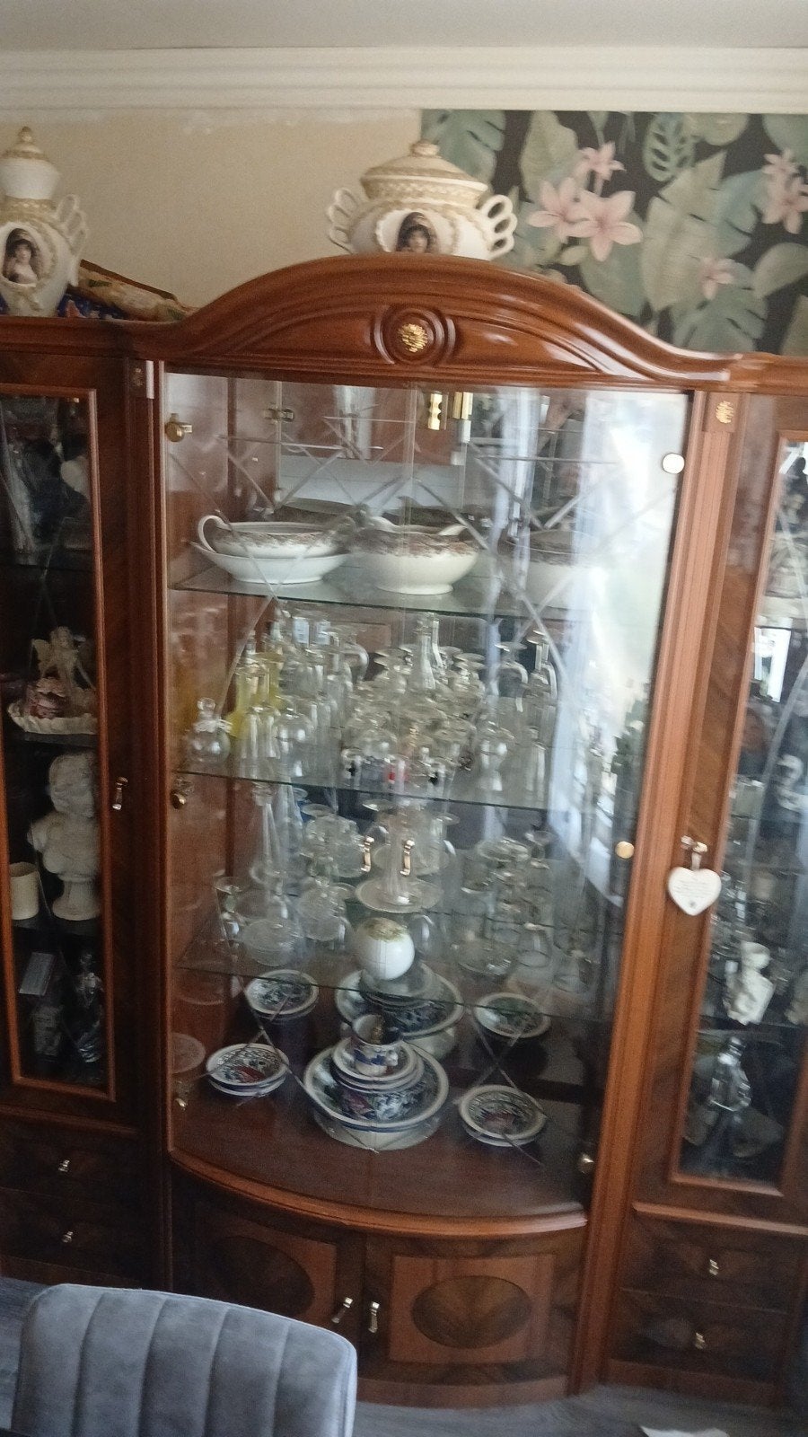 Complete meubelset: TV-kasten, vitrinekast en salontafel, Ophalen, 100 tot 150 cm, Glas, Klassiek