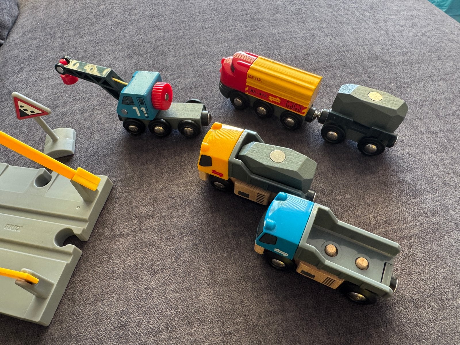 Brio treinset 3321 trein spoor en weg transport set, Kinderen en Baby's, Speelgoed | Houten speelgoed, Ophalen, Zo goed als nieuw