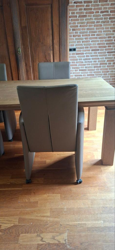 4 leren grijze eetkamerstoelen, Ophalen, Zo goed als nieuw, 4 tot 6 stoelen